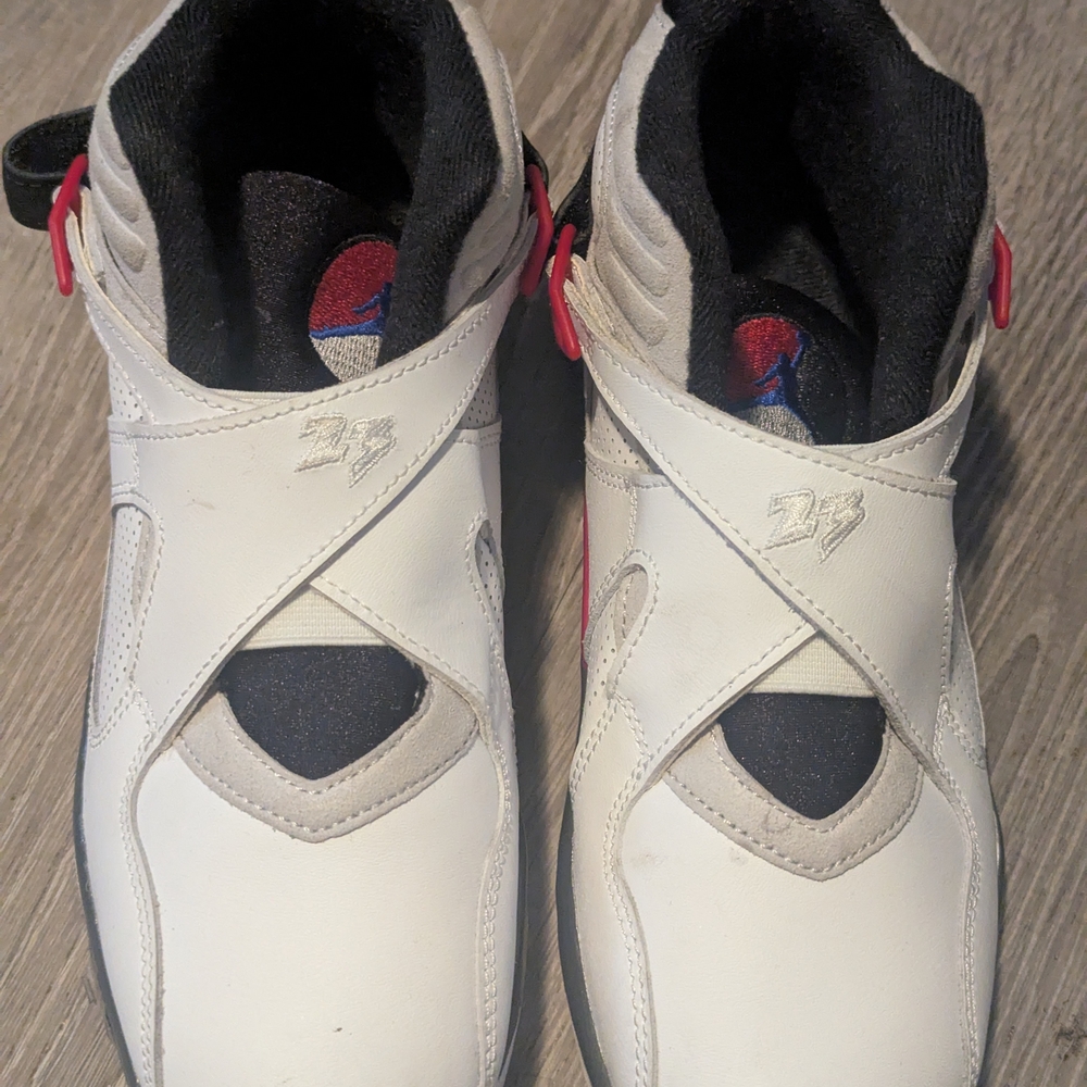 Air Jordan 8 Retro Bugs Bunny